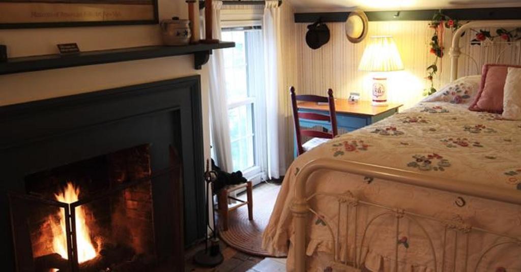 Munro House Bed And Breakfast Jonesville Room photo