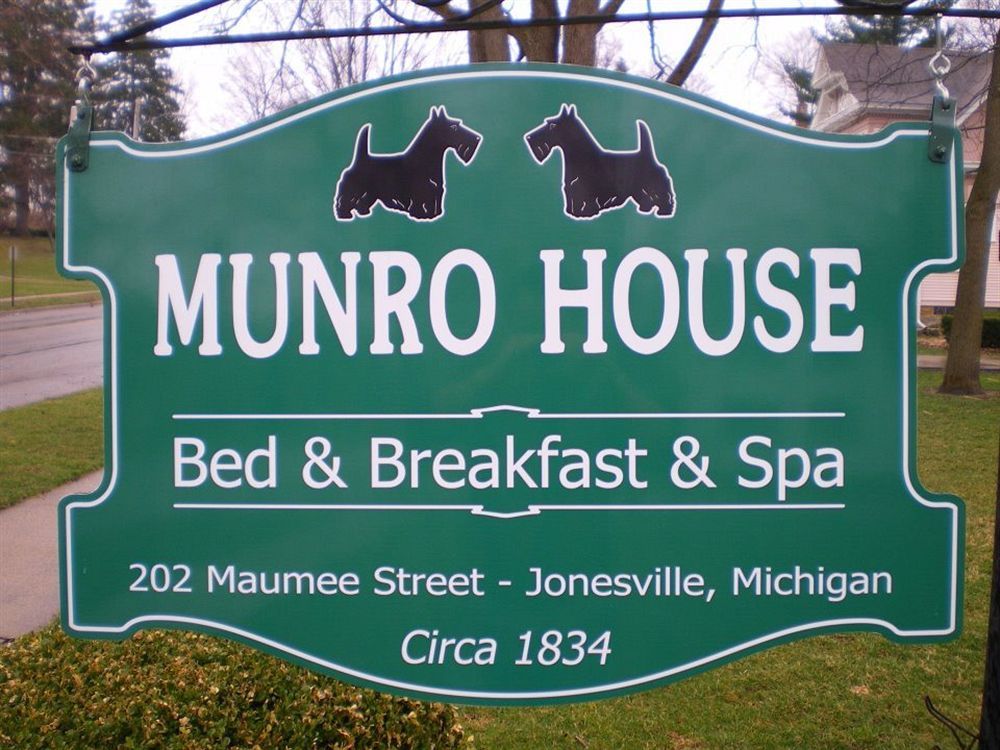 Munro House Bed And Breakfast Jonesville Exterior photo